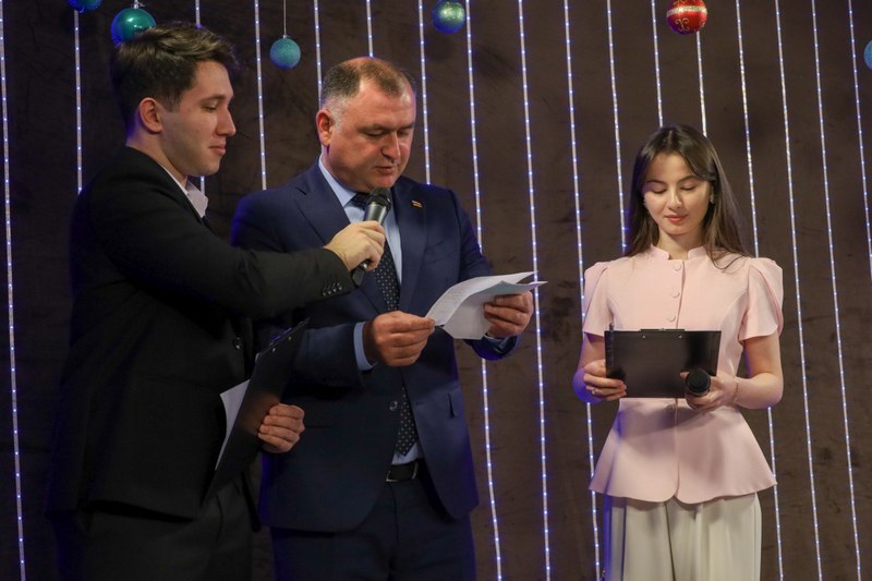 60mxvt9u. Алан Гаглоев принял участие в акции «Моя новогодняя мечта»