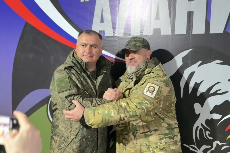 Алан Гаглоев посетил бойцов батальона «Алания»