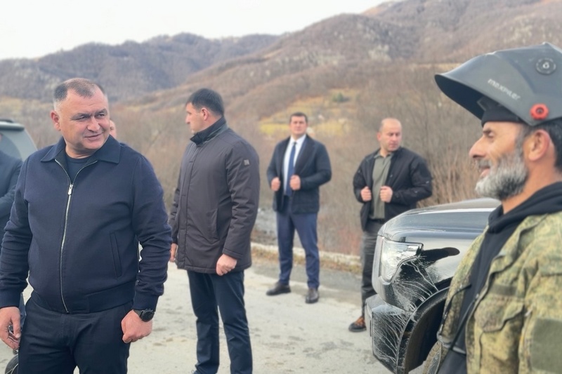 Screenshot. Алан Гаглоев ознакомился с ходом работ по газификации Квайсы⠀