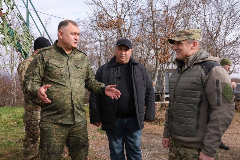 tt8euks. Алан Гаглоев проверил ремонт дороги в селе Уиста (Цнелис) Знаурского района