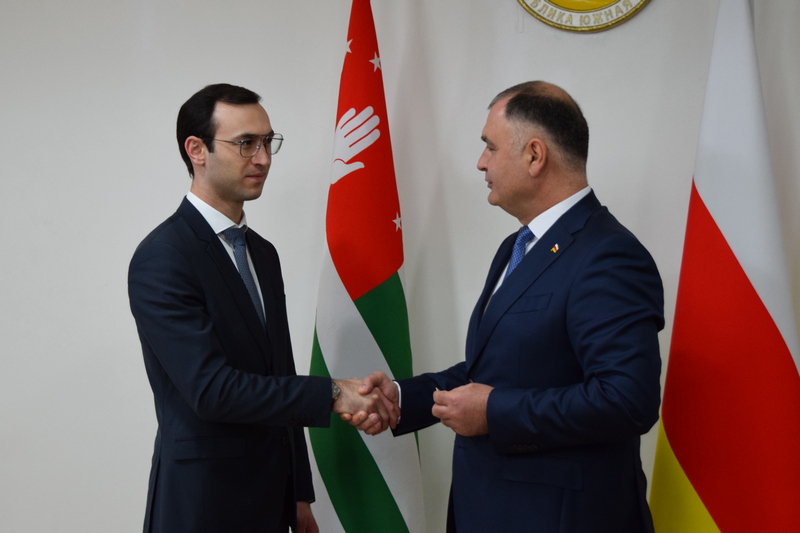 7e_ougi3. Встреча с Министром иностранных дел Республики Абхазия Олегом Барцицем