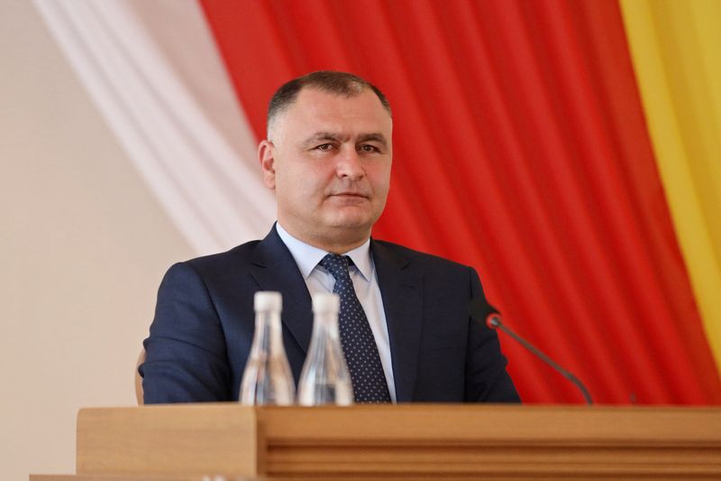 Алан Гаглоев инициировал открытый диалог с депутатами Парламента при участии СМИ