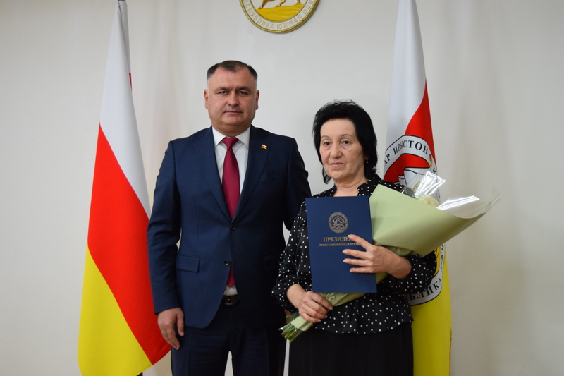 nqr4hy0p. Алан Гаглоев: «Сберегательный банк – ключевой элемент финансовой системы страны»