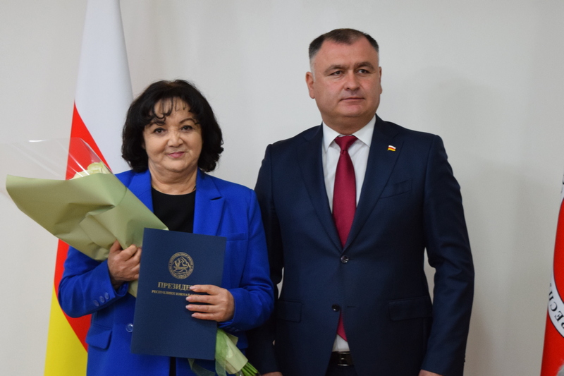 rw9uru5. Алан Гаглоев: «Сберегательный банк – ключевой элемент финансовой системы страны»