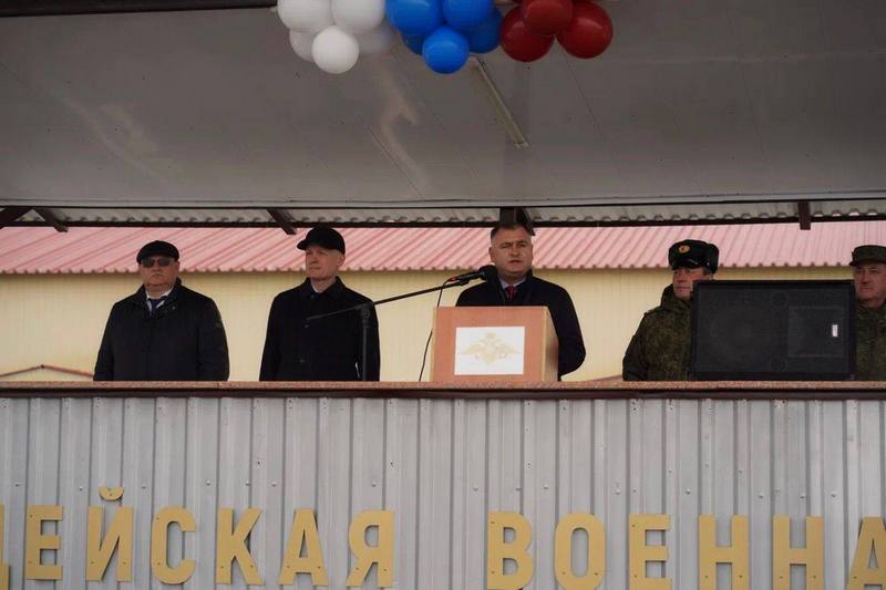 Алан Гаглоев принял участие в митинге в честь 17-й годовщины 4-й гвардейской военной базы