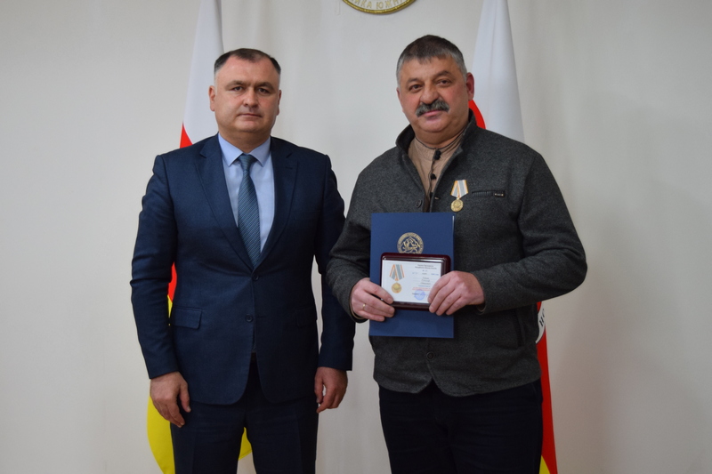 kwy5uxu. Встреча с представителями Международного общественного движения «Высший Совет осетин»