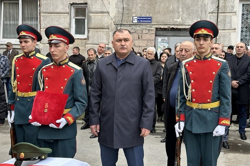 Южная Осетия простилась с Аланом Зассеевым