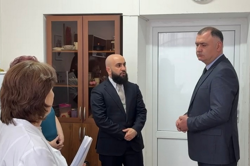 Алан Гаглоев навестил известного осетинского ученого Гацыра Плиева