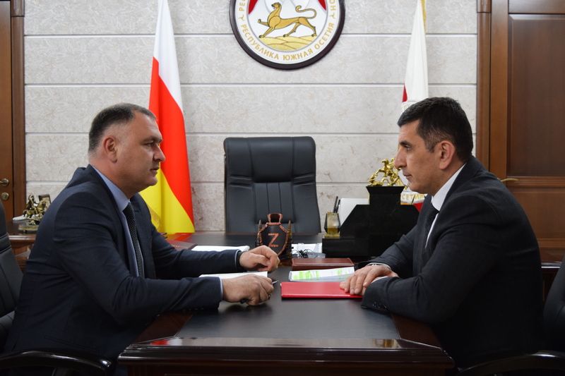 Встреча с Председателем Национального банка Республики Южная Осетия Сосланом Бекоевым