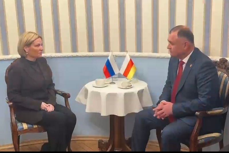 Алан Гаглоев прибыл в Концертный зал им. Петра Чайковского