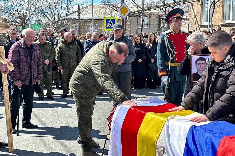f6utpye. Южная Осетия простилась с Александром Кочиевым
