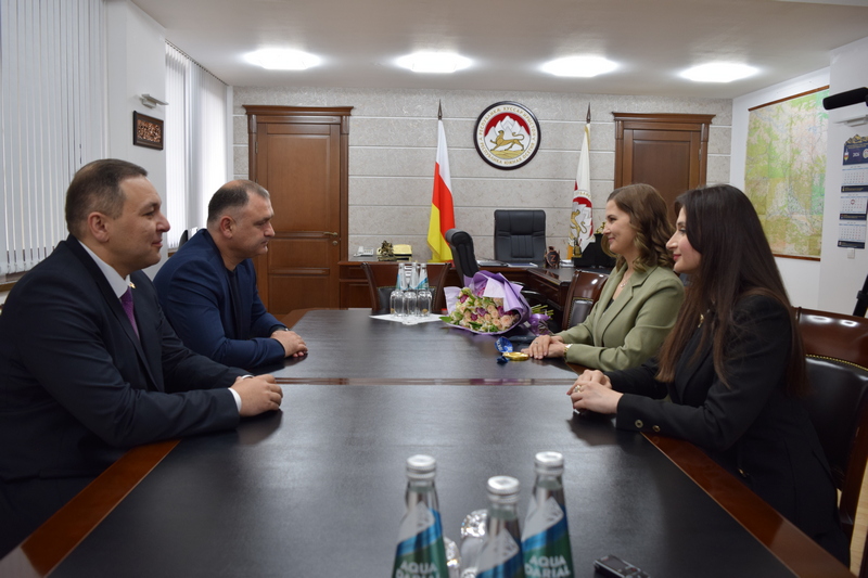 ide0b5q. Встреча с трехкратной олимпийской чемпионкой по синхронному плаванию Аллой Шишкиной