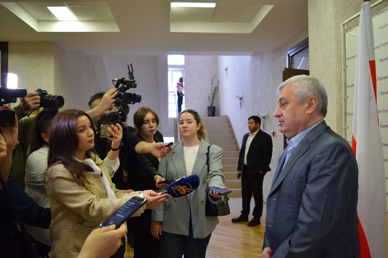 1p26cb6u. Алан Гаглоев: «Российская Федерация была, есть и остается нашей общей большой Родиной»