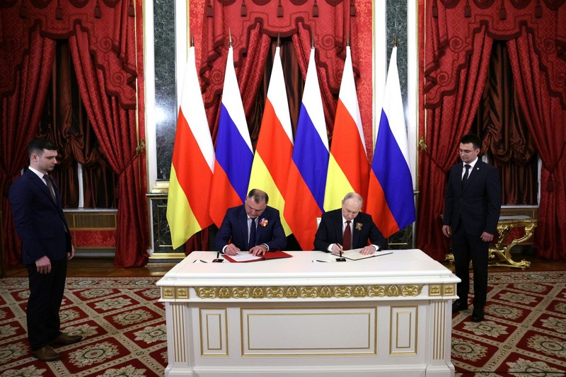 Церемония подписания Договора об углублении союзнического взаимодействия между Республикой Южная Осетия и Российской Федерацией