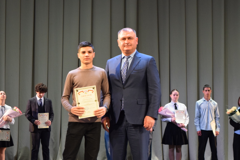 fm_ulec4. Алан Гаглоев: «За каждым сочинением – уважение к подвигу старших поколений и желание сохранить память о героях своего народа»