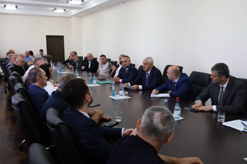 d9kpqjwf. Встреча с депутатами Парламента
