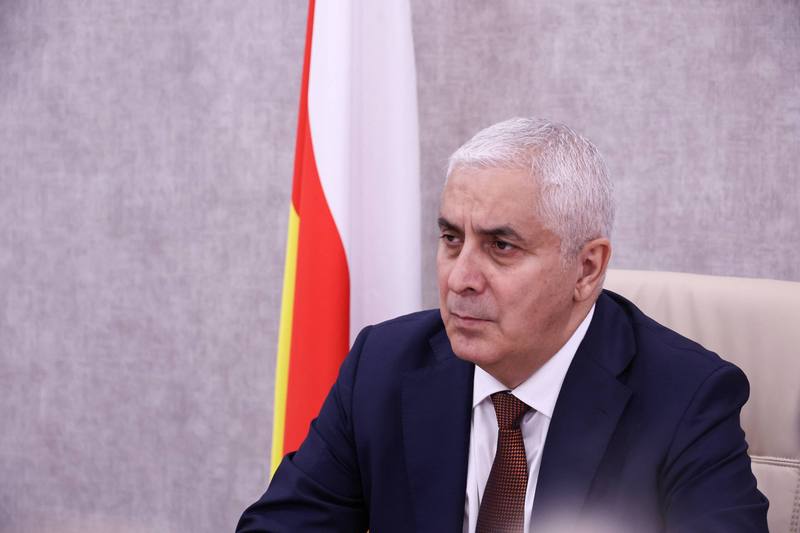 pq9t5avu. Марат Камболов провел совещание Правительства