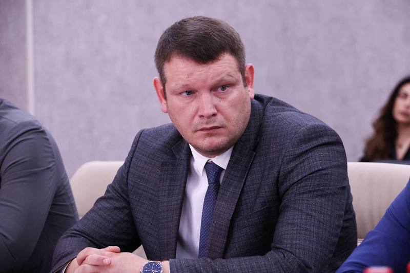 rnjl002o. Марат Камболов провел совещание Правительства