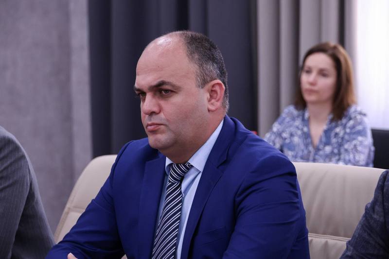 v6552x0g. Марат Камболов провел совещание Правительства
