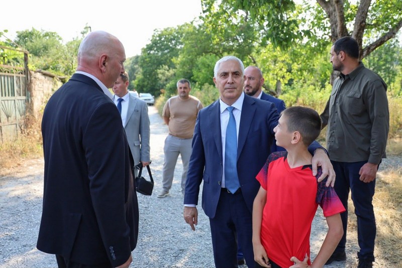 pmwaqp0f. Рабочая поездка в село Дменис Цхинвальского района