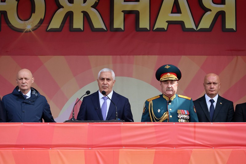 o_zd1k3g. Выступление на военном параде в честь празднования 36-й годовщины Республики Южная Осетия