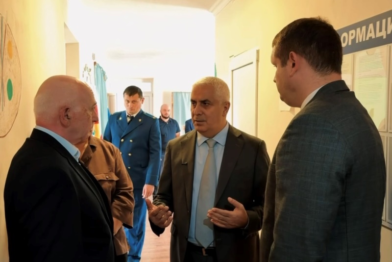 Screenshot. Марат Камболов поручил провести экспертизу здания детского сада в селе Цинагар