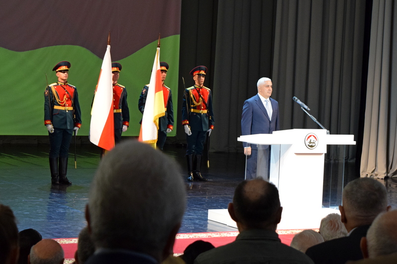 jxe25c1l. Церемония инаугурации Президента Республики Южная Осетия Марата Камболова