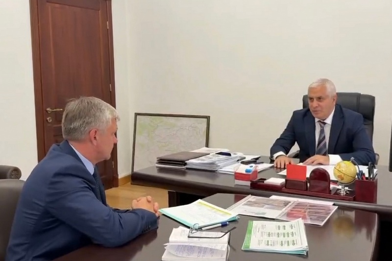 Марат Камболов обсудил с руководством «Остелекома» качество связи и тарифы